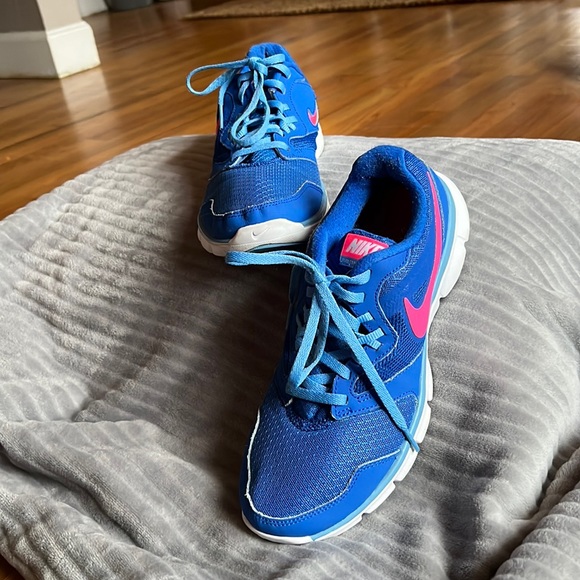 Women’s Nike Flex Experience RN 3 - Picture 1 of 4